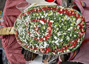 Estas son las diferencias entre el huarache toluqueño, el de la CDMX y las tlayudas