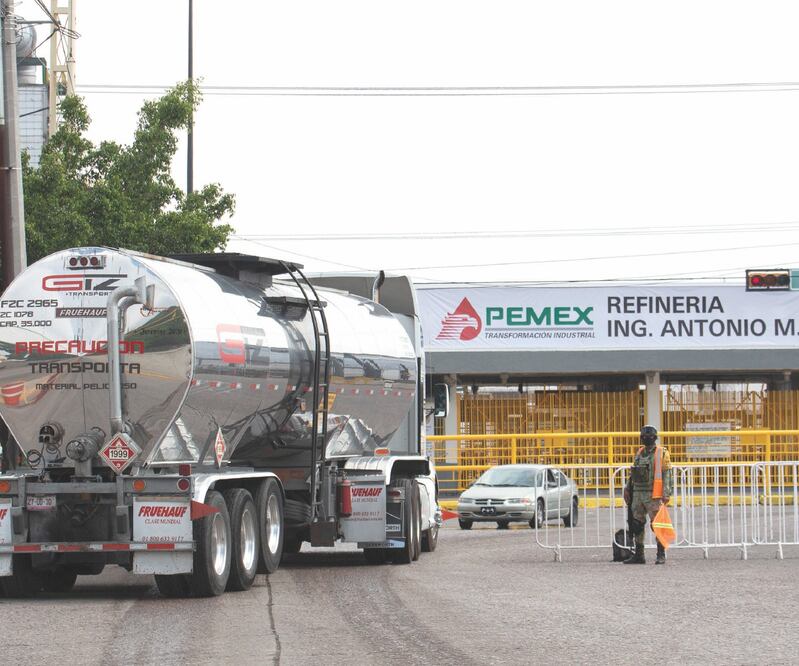 Pese a que Pemex tiene problemas, genera más de 900 mil mdp al año en beneficio de las arcas nacionales, detalló Hacienda. Foto: ARCHIVO EL UNIVERSAL