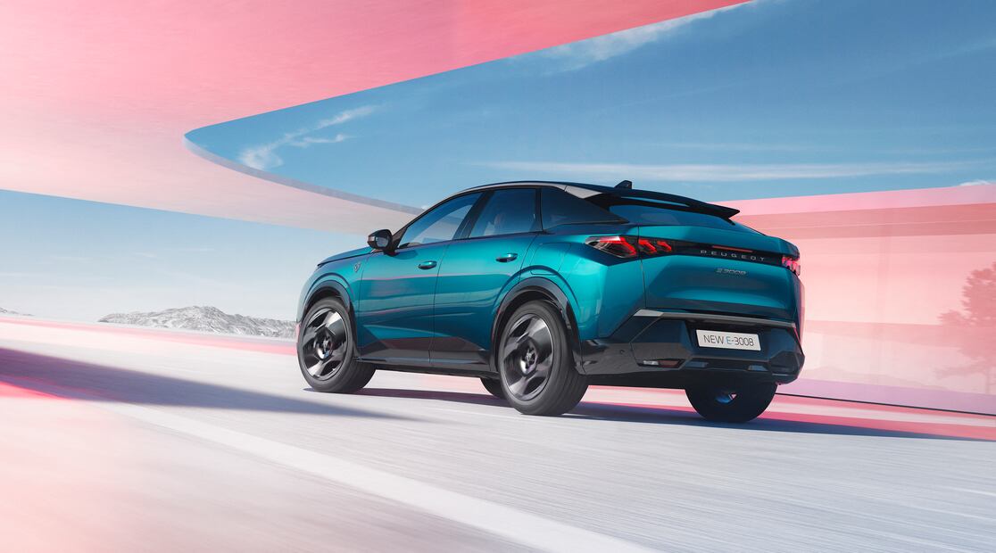 La tercera generación del 3008 será un crossover coupé eléctrico.
