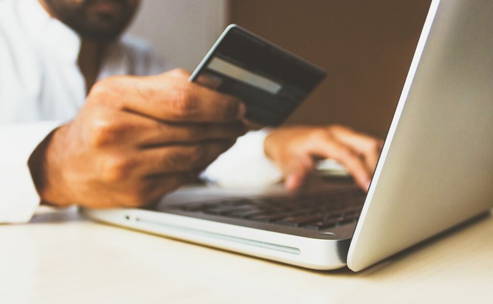 Verificar a los prestadores de servicios turísticos es clave para evitar fraudes. Foto: Pixabay