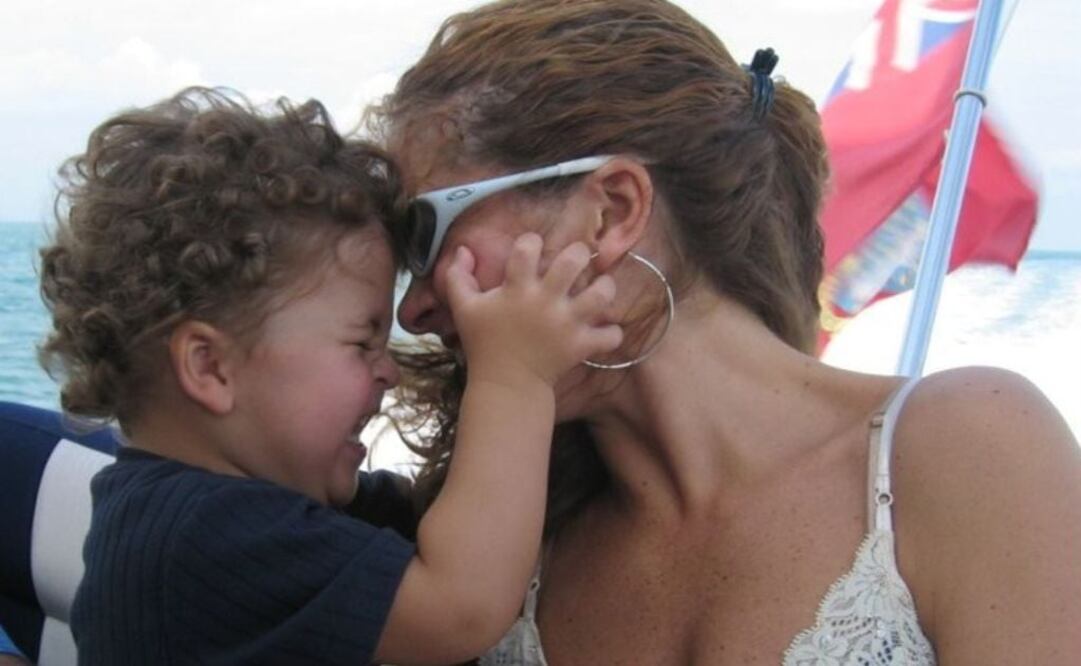 Lucero con uno de sus hijos. Fuente: Instagram @luceromexico