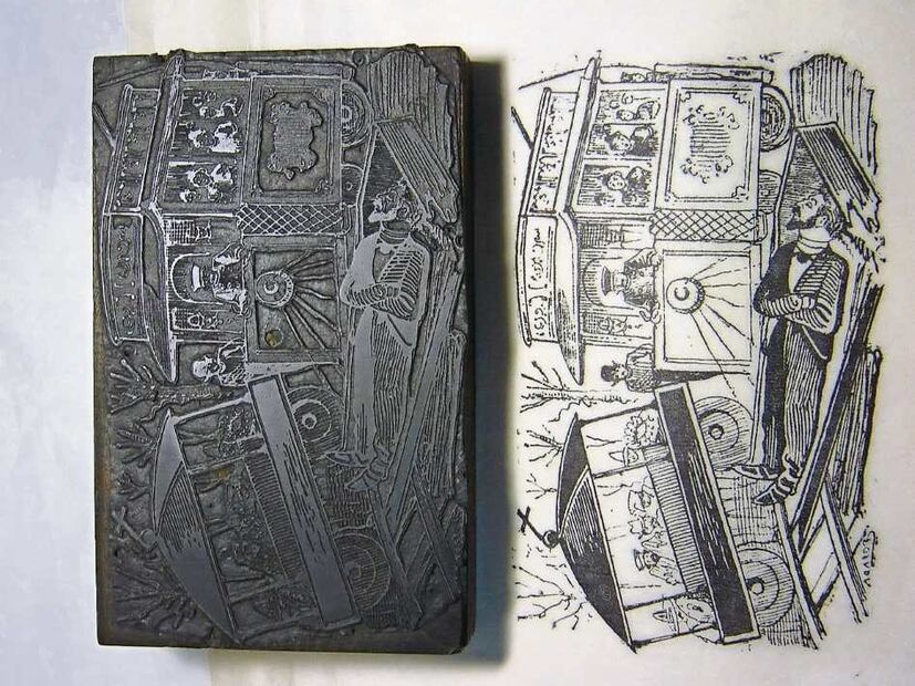 Placa de zinc original donde no se aprecia ninguna perforación. Abajo de ésta, la impresión de la obra Formidable choque de un tranvía./ MUSEO GUADALUPE POSADA
