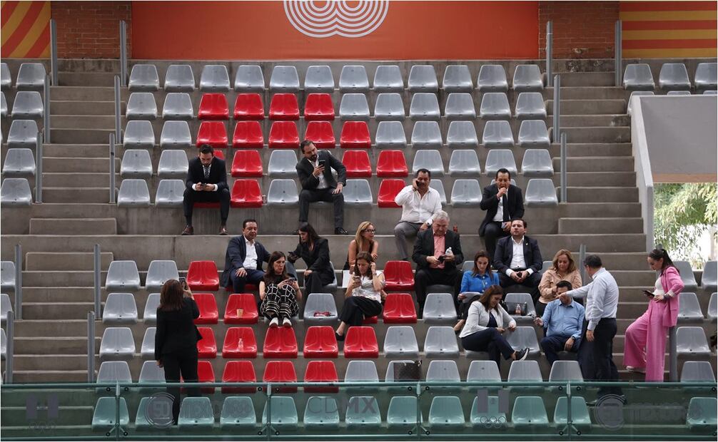 Diputados discuten reforma judicial en sede alterna por protestas. Foto: Diego Simón/EL UNIVERSAL