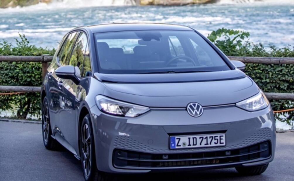 Por apagón, Suiza considera parar la conducción de vehículos eléctricos