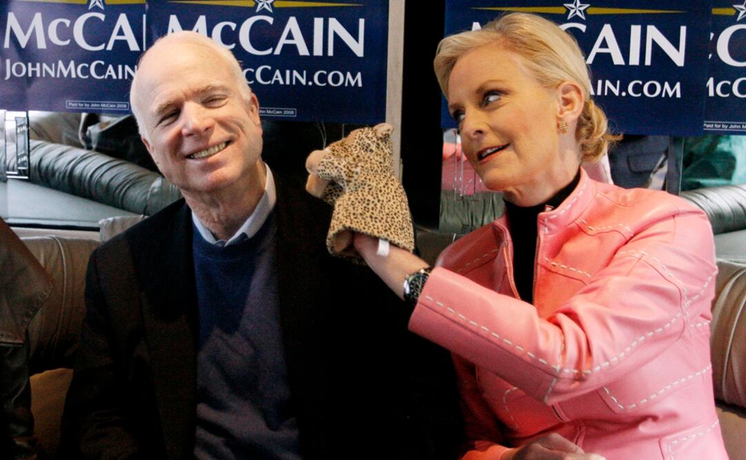 Aunque el nombre que más suena para ocupar el escaño de McCain es el de su viuda, Cindy, los medios locales de Arizona han especulado sobre otros candidatos (Foto: AP)