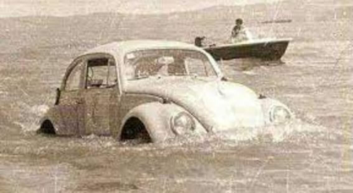 El Vocho que podía nadar. La historia del VW Sedán que cruzó el Lago de Chapala
