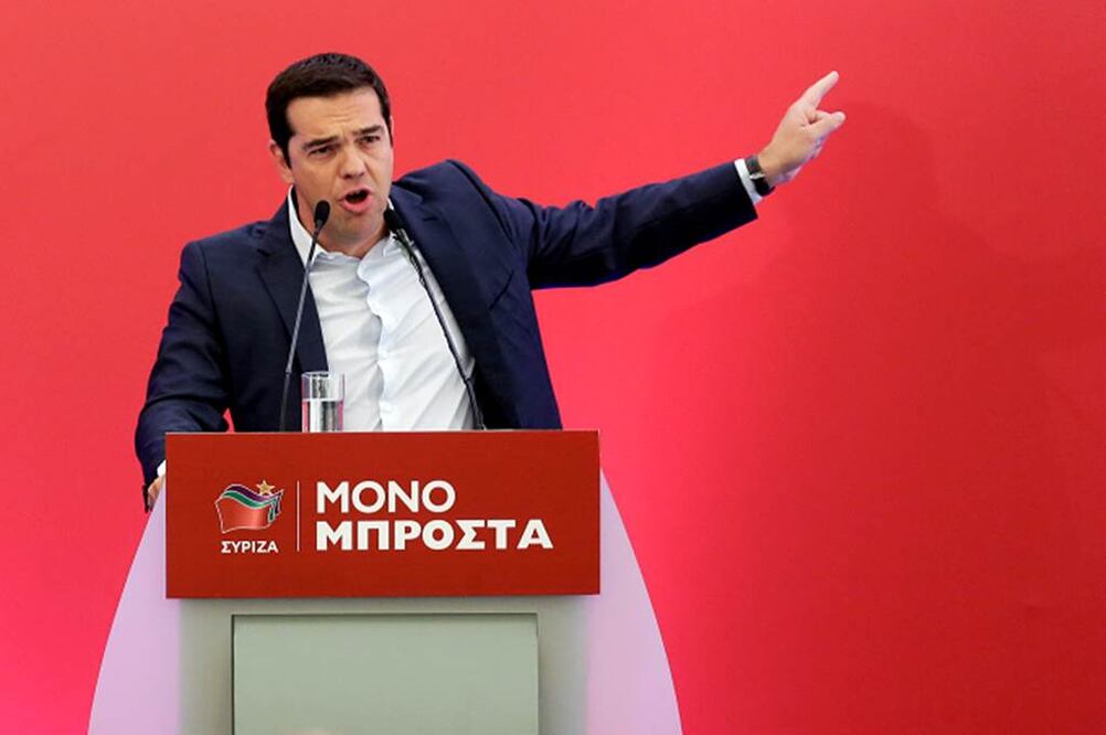 Tsipras criticó a los disidentes en torno al exministro de Energía Panayotis Lafazanis, que optaron por escindirse de Syriza y crear un nuevo partido antirrescate (AP)