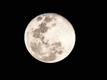 La forma del agua... en la Luna