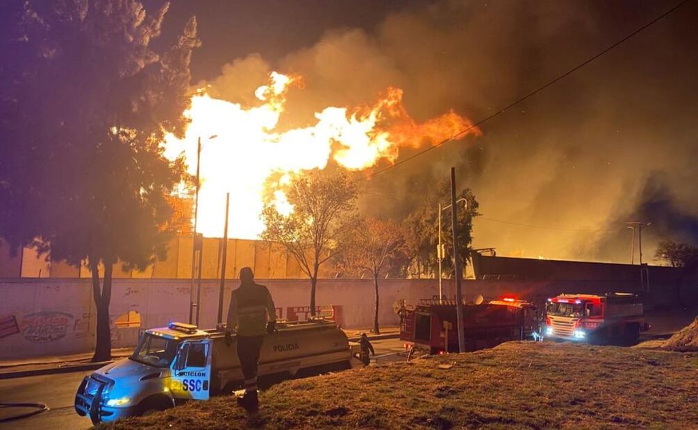 Incendio en Central de Abasto. Foto: Valente Rosas. EL UNIVERSAL
