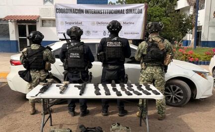 Aseguran arsenal y tres vehículos robados en Culiacán; hallan fusiles, chalecos tácticos y cientos de cartuchos