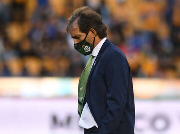 Santos despide a Guillermo Almada tras la eliminación ante Tigres