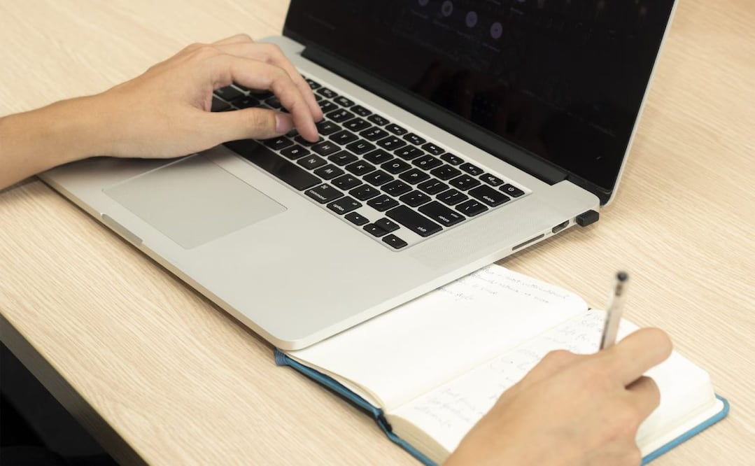 Prepa en Línea-SEP es una alternativa para cursar el bachillerato de manera virtual y no escolarizada. Foto: Unsplash 