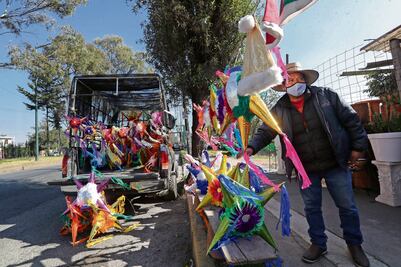 Reportan bajas ventas de piñatas