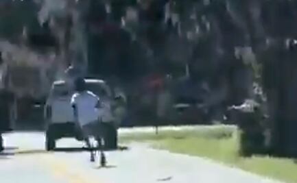 Detienen a padre e hijo por asesinato de afroamericano a balazos en Georgia