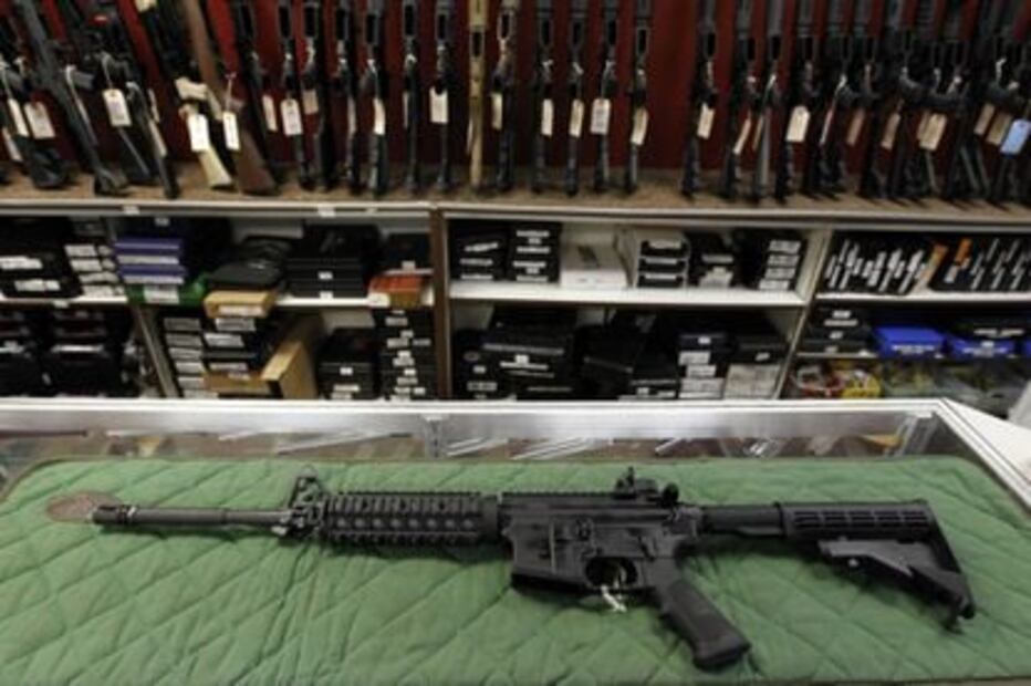 ¿Cómo es el rifle AR-15, el arma usada en tiroteo de Uvalde que dejó 21 muertos en EU?