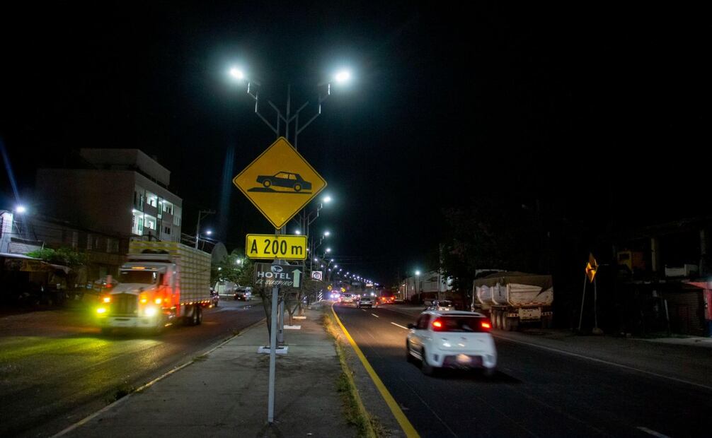 Modernizan alumbrado público en Chilpancingo, Guerrero (23/03/2025). Foto: Especial