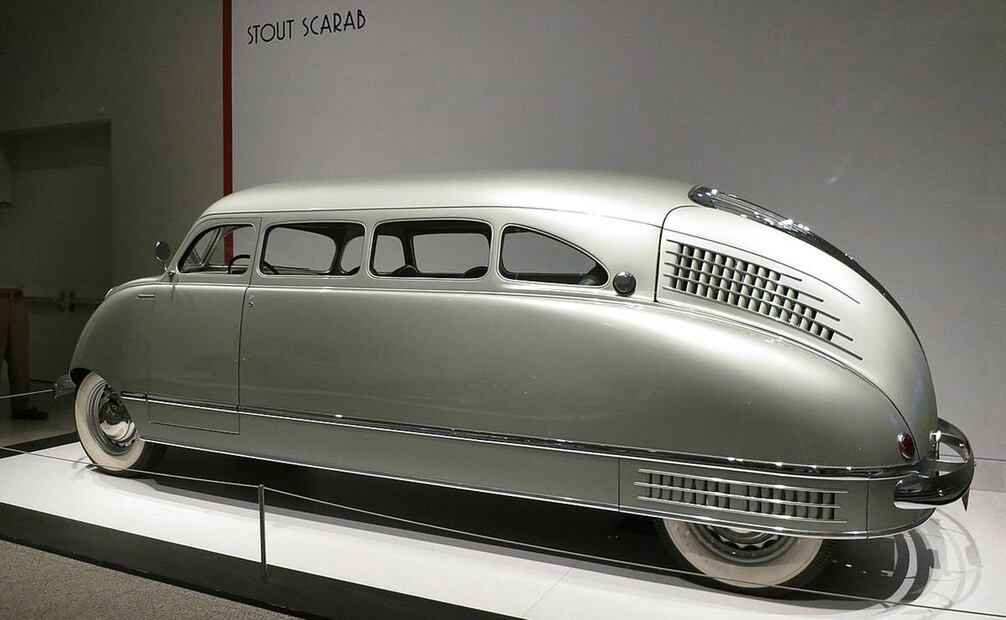 El modelo Escarabajo 1936, de la firma Stout, es un buen ejemplo de vehículos de los años 30 que tienen un leve parecido con las naves espaciales de obras de la ciencia ficción. Wikimedia Commons.