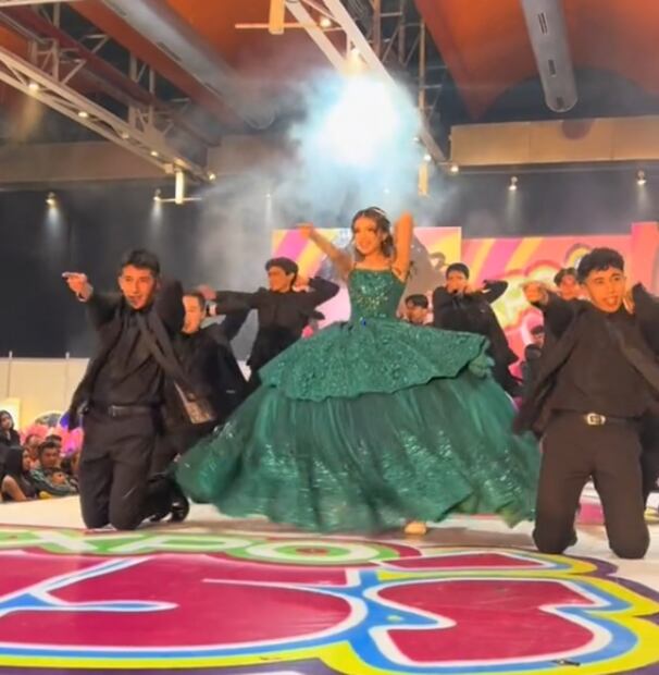 El vals es el momento cumbre, en donde las quinceañeras demuestran su talento en el baile con piezas lentas y los ritmos de moda. Foto: TikTok @interdancevals1