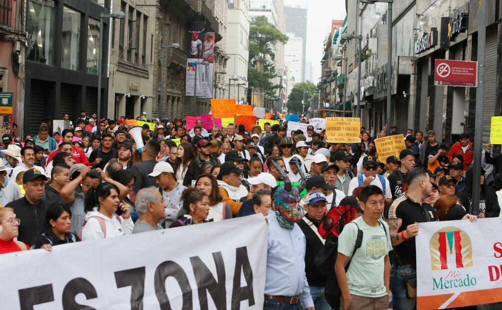 Comerciantes dan ultimátum al Congreso CDMX; amenazan con bloqueos en 280 mercados si no son atendidos. Foto: Rafael García