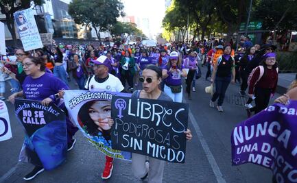 25 N: Miles de mujeres marchan en Latinoamérica al grito de "¡la violencia no es normal!"; se registran 11 feminicidios al día