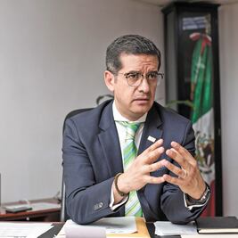 Aplican multas por 235 mdp a más de 900 funcionarios