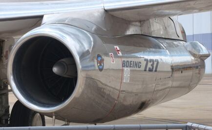 Por incendio en motor, avión de Boeing regresa a aeropuerto poco después del despegue en EU