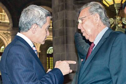 Polos empujan a Encinas para el Edomex