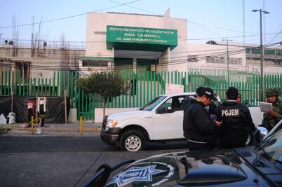 Hallan cuerpo descuartizado frente a penal de Barrientos