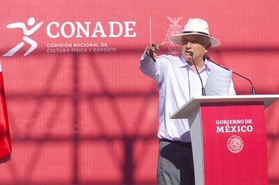 AMLO revive a equipo de beisbol "Algodoneros de Guasave" en la Liga del Pacífico