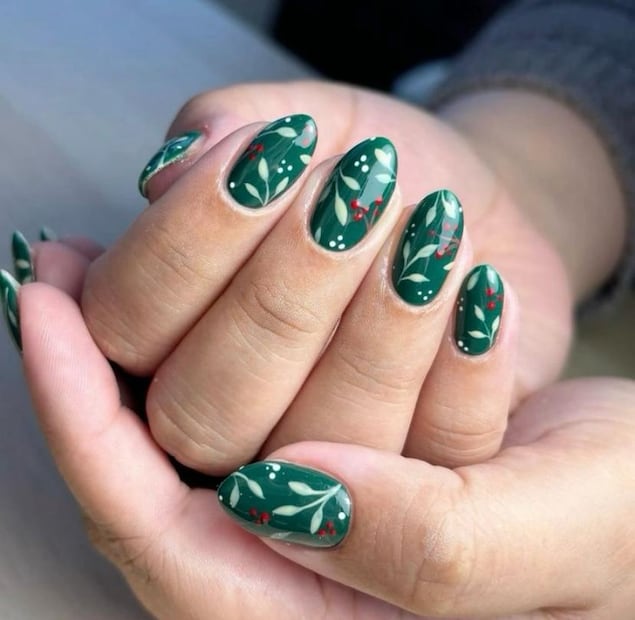 Diseño de hojas navideñas. Foto: Instagram @gels.byjess