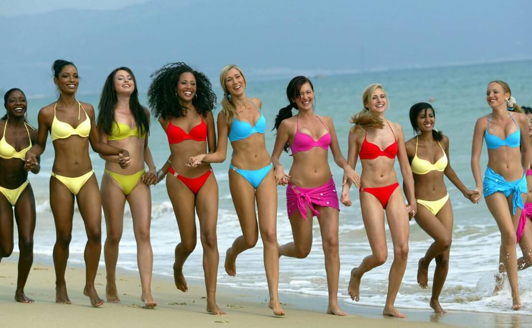Las candidatas a ganar el certamen de belleza usarán bañadores y bikinis en colores tropicales como azul turquesa, coral, fucsia y royal diseñados por Tommie Hernández.