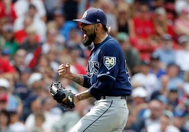 Sergio Romo logra su salvamento 100 en Grandes Ligas