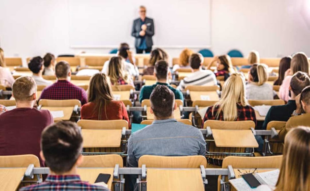 Te presentamos las cinco mejores opciones académicas para estudiar hoy, con sus ingresos promedio en México. Foto: EL UNIVERSAL