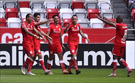 Toluca derrota al Pachuca y se aferra a la liguilla 