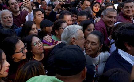 El beso de AMLO a Sheinbaum