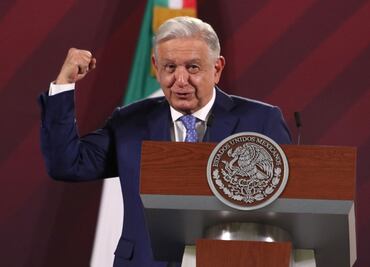 AMLO catalogó como "tira piedras" y que usaron "poca moña" los peloteros en el juego de la MLB en México; este es el significado de esos términos