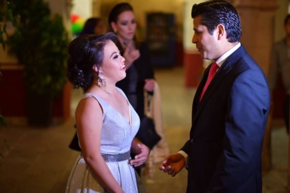 En Zacatecas ganó la inclusión; coronan reina de belleza a joven con síndrome de down