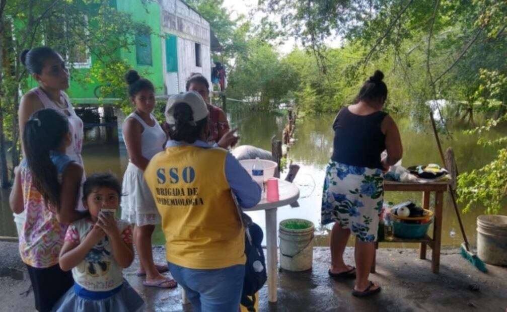 Oaxaca envía brigada médica a Tabasco en apoyo a afectados por inundaciones