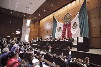 Legisladores sesionan 'fast track' y se van de vacaciones