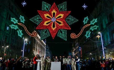 Sheinbaum enciende el alumbrado navideño en el Zócalo capitalino