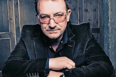 Bono se disculpa por casos de acoso