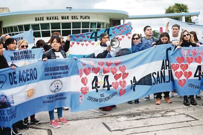 Exigen rescate de submarino ARA en Argentina