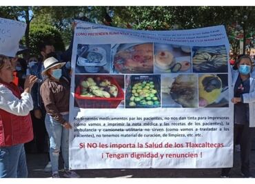 Protestan médicos de Tlaxcala contra política de austeridad