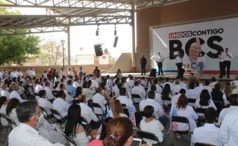 Entre aglomeraciones y zafarranchos, se registran candidatos en Baja California Sur