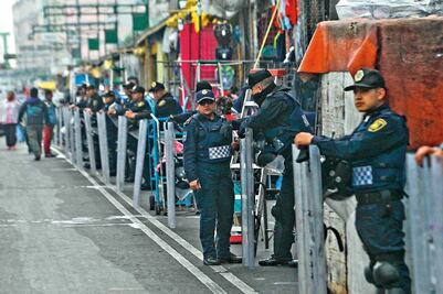 Presencia de policías en Eje 1 seguirá, asegura MAM  