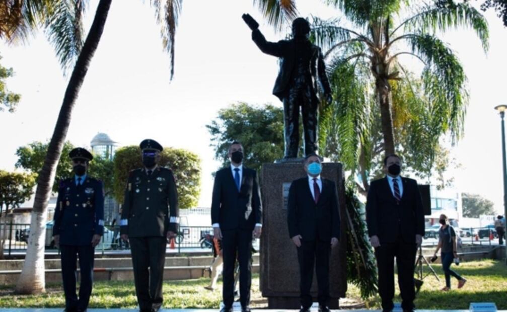 "Que siga en el cargo", lanza mensaje a favor de AMLO secretario de Gobierno de Sinaloa en homenaje a Benito Juárez
