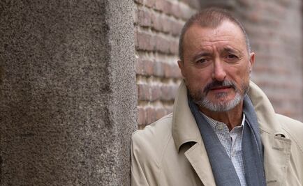 Pérez-Reverte causa polémica tras comentario en Twitter