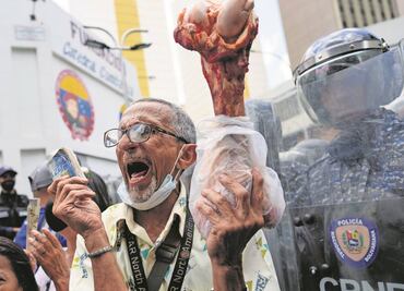 Venezuela, hundida a 20 años del golpe