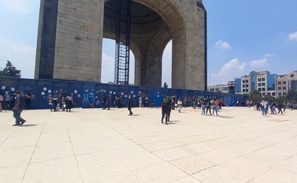 Mujeres se concentran en Monumento a la Revolución para inicio de marcha por el aborto