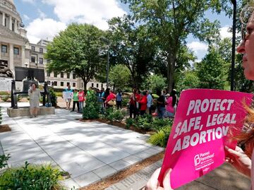 Departamento de Justicia de EU prepara demanda contra Texas por ley antiaborto